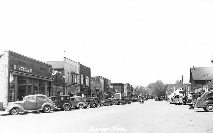 Bangor - Old Post Card Photo (newer photo)